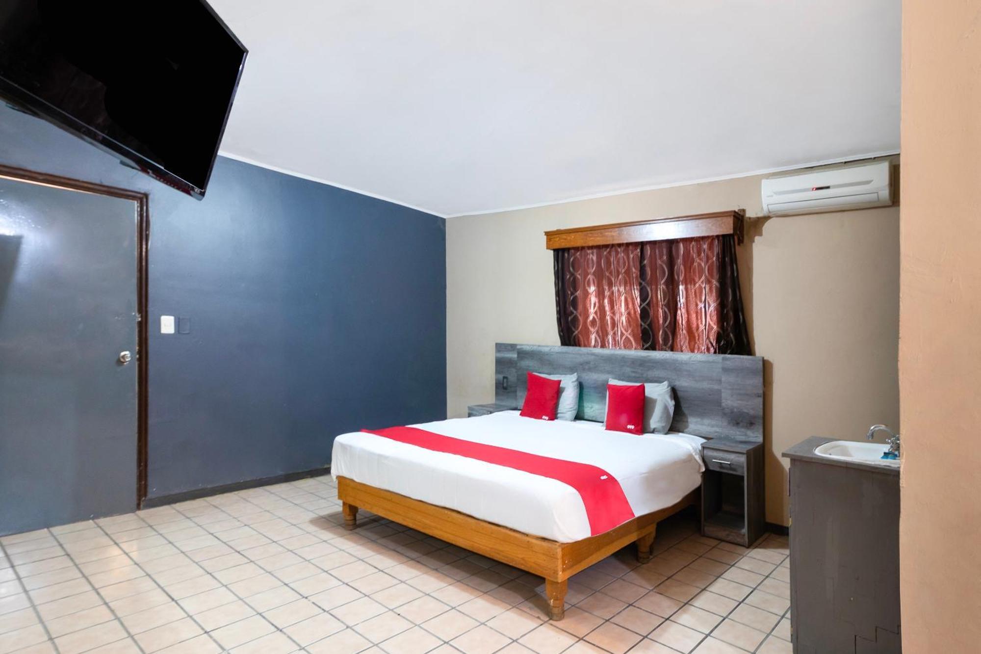 Oyo Hotel Real Del Sur, Estadio Чиуауа Экстерьер фото