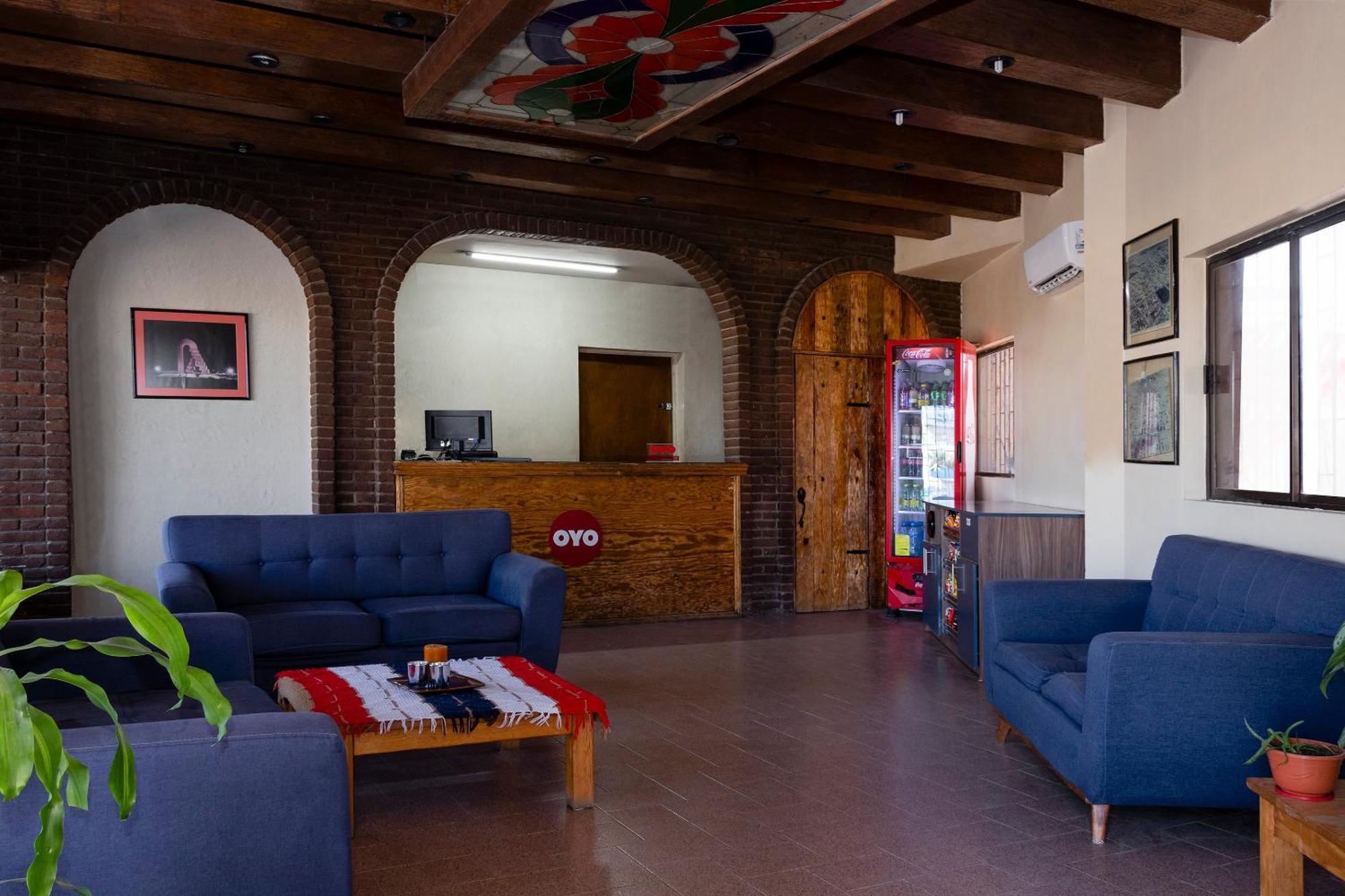 Oyo Hotel Real Del Sur, Estadio Чиуауа Экстерьер фото